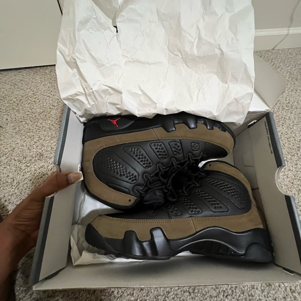 Jordan Men's Black and Brown Sneakers